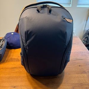 Peak Design Everyday Backpack Zip 20L, Midnight, laptop sleeve